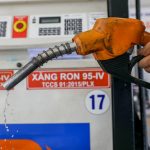 Giá xăng ngày mai có thể không tăng